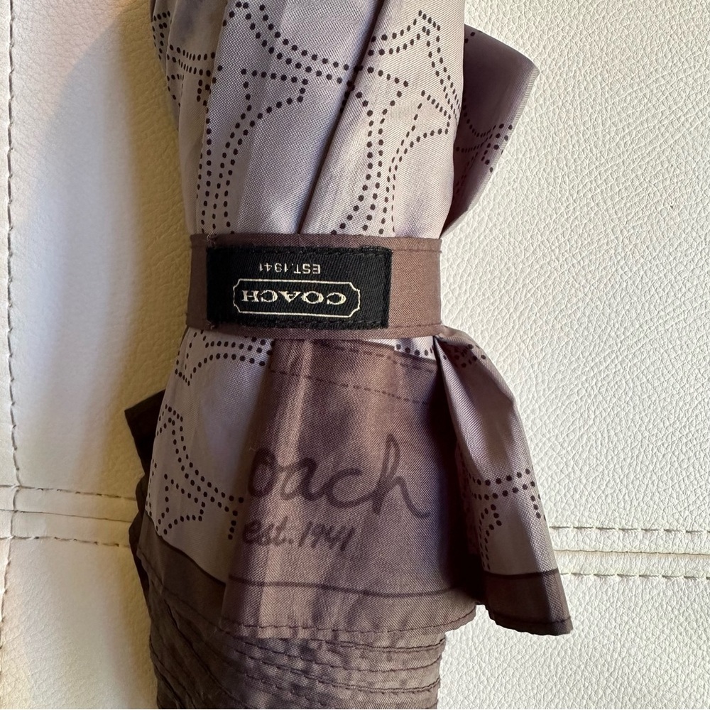 Coach Umbrella Gray Circle Logo Pattern - image 4